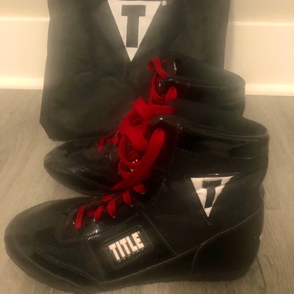 Title Other - Title shiny black boxing shoes